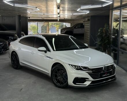 Белый Фольксваген Arteon, объемом двигателя 2 л и пробегом 81 тыс. км за 31900 $, фото 1 на Automoto.ua