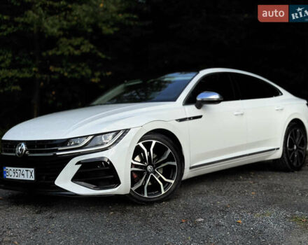 Белый Фольксваген Arteon, объемом двигателя 2 л и пробегом 90 тыс. км за 26499 $, фото 1 на Automoto.ua