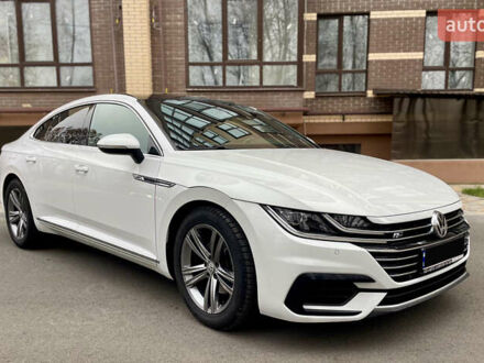 Фольксваген Arteon 2018 у Чернігові на Automoto.ua Білий Фольксваген Arteon, об'ємом двигуна 1.97 л та пробігом 235 тис. км за 26300 $, фото 1 на Automoto.ua