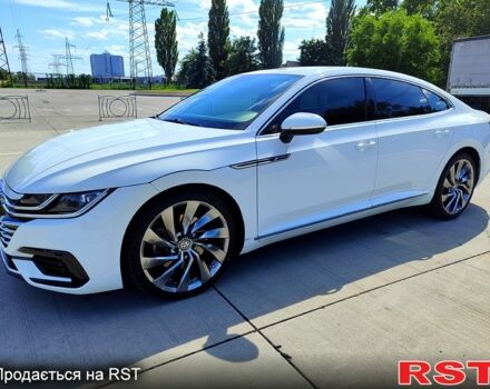 Белый Фольксваген Arteon, объемом двигателя 2 л и пробегом 157 тыс. км за 22500 $, фото 1 на Automoto.ua