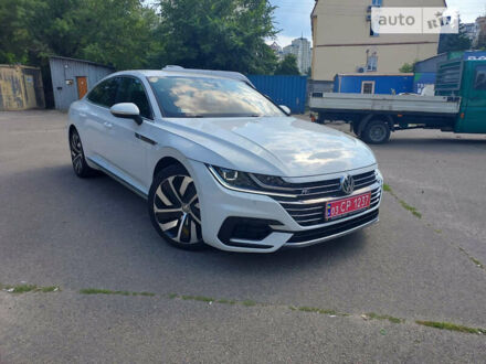 Белый Фольксваген Arteon, объемом двигателя 2 л и пробегом 80 тыс. км за 37500 $, фото 1 на Automoto.ua