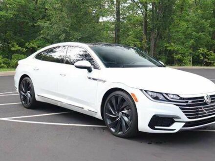 Белый Фольксваген Arteon, объемом двигателя 2 л и пробегом 97 тыс. км за 23000 $, фото 1 на Automoto.ua