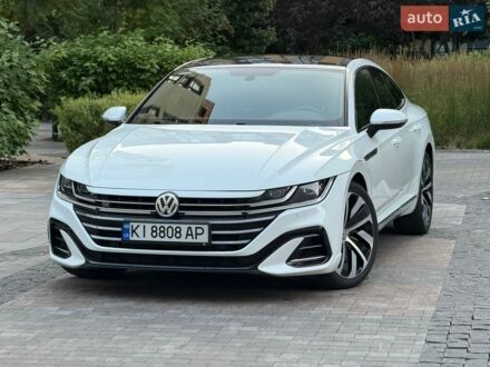 Белый Фольксваген Arteon, объемом двигателя 1.98 л и пробегом 69 тыс. км за 24700 $, фото 1 на Automoto.ua