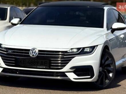 Белый Фольксваген Arteon, объемом двигателя 1.98 л и пробегом 87 тыс. км за 24444 $, фото 1 на Automoto.ua