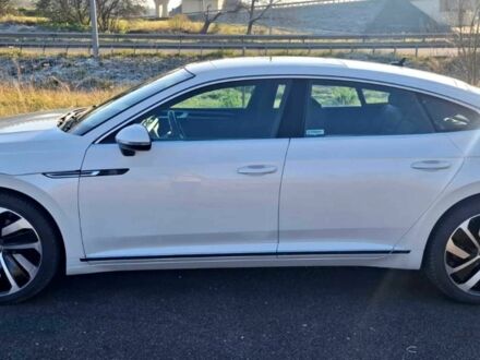 Белый Фольксваген Arteon, объемом двигателя 2 л и пробегом 69 тыс. км за 18000 $, фото 1 на Automoto.ua