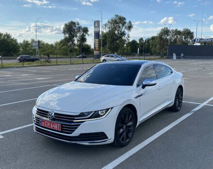Білий Фольксваген Arteon, об'ємом двигуна 1.97 л та пробігом 97 тис. км за 27900 $, фото 1 на Automoto.ua