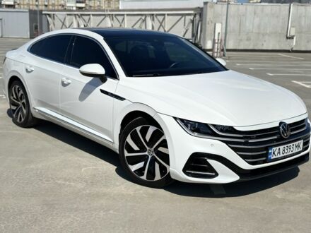 Белый Фольксваген Arteon, объемом двигателя 2 л и пробегом 39 тыс. км за 36000 $, фото 1 на Automoto.ua