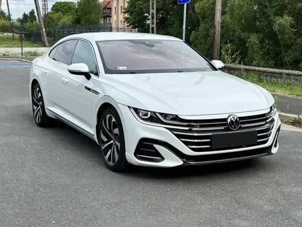 Белый Фольксваген Arteon, объемом двигателя 2 л и пробегом 32 тыс. км за 10000 $, фото 1 на Automoto.ua