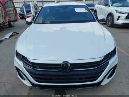 Белый Фольксваген Arteon, объемом двигателя 2 л и пробегом 39 тыс. км за 7200 $, фото 1 на Automoto.ua