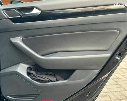 Черный Фольксваген Arteon, объемом двигателя 2 л и пробегом 226 тыс. км за 25990 $, фото 24 на Automoto.ua