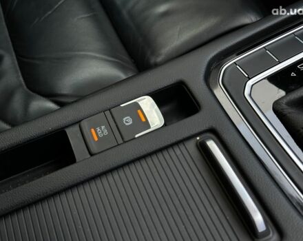 Черный Фольксваген Arteon, объемом двигателя 2 л и пробегом 226 тыс. км за 25990 $, фото 32 на Automoto.ua