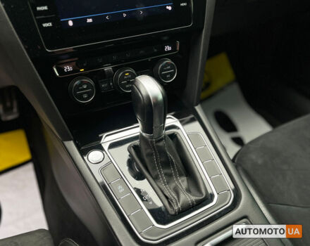 Черный Фольксваген Arteon, объемом двигателя 2 л и пробегом 223 тыс. км за 24999 $, фото 24 на Automoto.ua