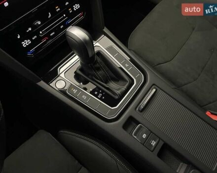 Черный Фольксваген Arteon, объемом двигателя 2 л и пробегом 4 тыс. км за 49528 $, фото 17 на Automoto.ua