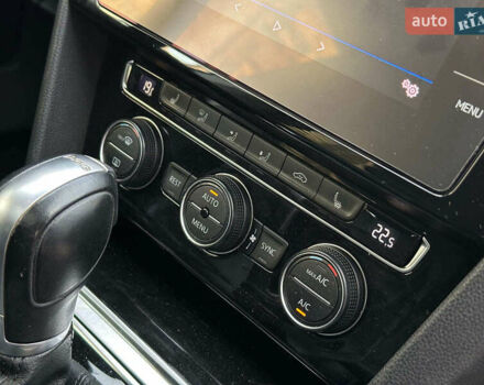 Черный Фольксваген Arteon, объемом двигателя 2 л и пробегом 226 тыс. км за 25990 $, фото 34 на Automoto.ua