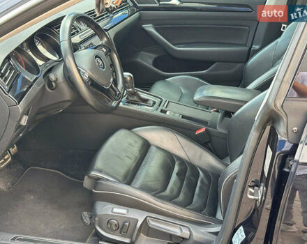 Черный Фольксваген Arteon, объемом двигателя 2 л и пробегом 226 тыс. км за 25990 $, фото 7 на Automoto.ua