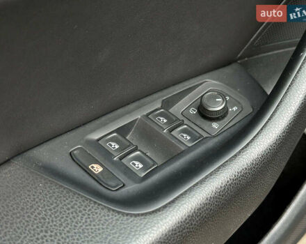 Черный Фольксваген Arteon, объемом двигателя 2 л и пробегом 226 тыс. км за 25990 $, фото 9 на Automoto.ua