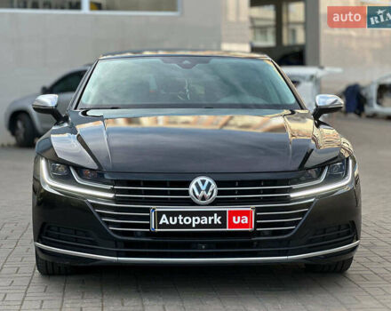 Черный Фольксваген Arteon, объемом двигателя 2 л и пробегом 226 тыс. км за 25990 $, фото 1 на Automoto.ua