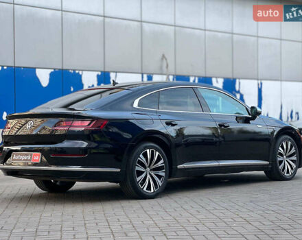 Черный Фольксваген Arteon, объемом двигателя 2 л и пробегом 226 тыс. км за 25990 $, фото 3 на Automoto.ua