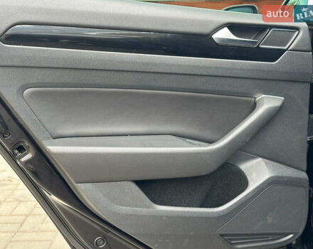 Черный Фольксваген Arteon, объемом двигателя 2 л и пробегом 226 тыс. км за 25990 $, фото 19 на Automoto.ua