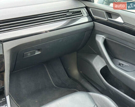 Черный Фольксваген Arteon, объемом двигателя 2 л и пробегом 226 тыс. км за 25990 $, фото 26 на Automoto.ua