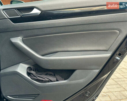 Черный Фольксваген Arteon, объемом двигателя 2 л и пробегом 226 тыс. км за 25990 $, фото 24 на Automoto.ua