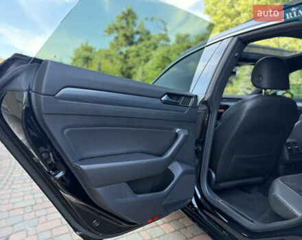 Черный Фольксваген Arteon, объемом двигателя 1.98 л и пробегом 204 тыс. км за 25999 $, фото 29 на Automoto.ua