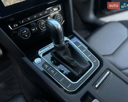 Черный Фольксваген Arteon, объемом двигателя 1.98 л и пробегом 88 тыс. км за 32500 $, фото 40 на Automoto.ua
