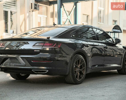 Черный Фольксваген Arteon, объемом двигателя 1.97 л и пробегом 154 тыс. км за 22300 $, фото 5 на Automoto.ua