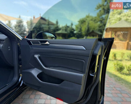 Черный Фольксваген Arteon, объемом двигателя 1.98 л и пробегом 204 тыс. км за 25999 $, фото 21 на Automoto.ua