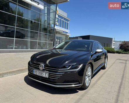 Черный Фольксваген Arteon, объемом двигателя 2 л и пробегом 230 тыс. км за 27499 $, фото 2 на Automoto.ua