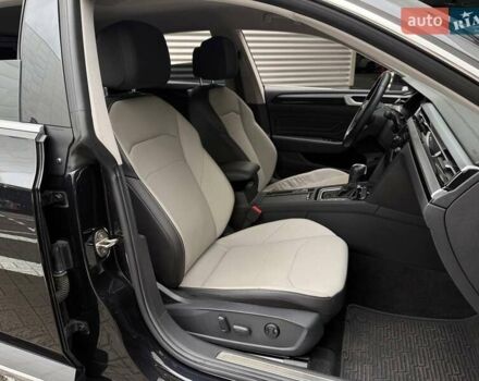 Черный Фольксваген Arteon, объемом двигателя 1.98 л и пробегом 91 тыс. км за 28990 $, фото 13 на Automoto.ua
