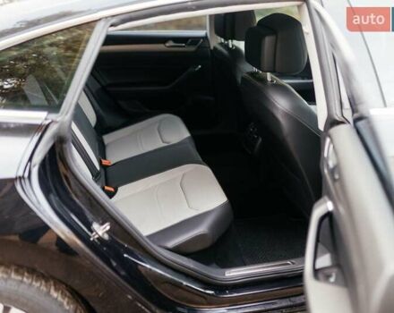 Черный Фольксваген Arteon, объемом двигателя 1.98 л и пробегом 120 тыс. км за 25999 $, фото 8 на Automoto.ua