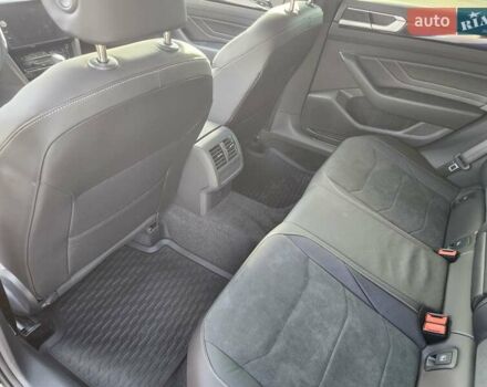 Черный Фольксваген Arteon, объемом двигателя 1.98 л и пробегом 9 тыс. км за 55555 $, фото 6 на Automoto.ua