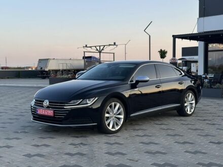 Черный Фольксваген Arteon, объемом двигателя 2 л и пробегом 197 тыс. км за 29500 $, фото 1 на Automoto.ua