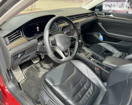 Красный Фольксваген Arteon, объемом двигателя 1.98 л и пробегом 63 тыс. км за 21900 $, фото 6 на Automoto.ua