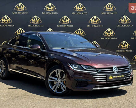 Красный Фольксваген Arteon, объемом двигателя 1.98 л и пробегом 246 тыс. км за 26500 $, фото 1 на Automoto.ua