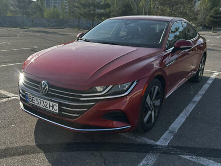 Красный Фольксваген Arteon, объемом двигателя 2 л и пробегом 24 тыс. км за 29999 $, фото 1 на Automoto.ua