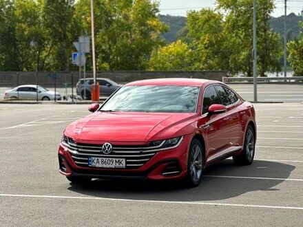 Фольксваген Arteon 2022 у Києві на Automoto.ua Червоний Фольксваген Arteon, об'ємом двигуна 2 л та пробігом 10 тис. км за 28700 $, фото 1 на Automoto.ua