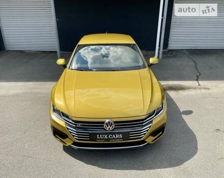 Желтый Фольксваген Arteon, объемом двигателя 1.98 л и пробегом 57 тыс. км за 29900 $, фото 1 на Automoto.ua