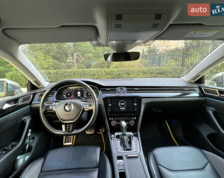 Желтый Фольксваген Arteon, объемом двигателя 1.98 л и пробегом 160 тыс. км за 27500 $, фото 19 на Automoto.ua