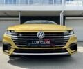 Желтый Фольксваген Arteon, объемом двигателя 1.98 л и пробегом 57 тыс. км за 29900 $, фото 3 на Automoto.ua