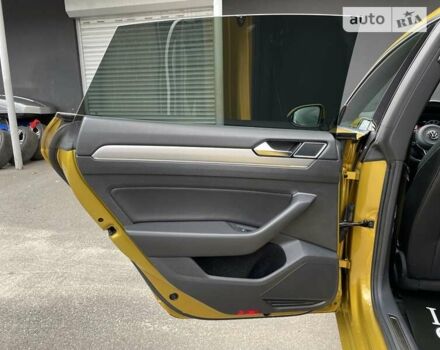 Жовтий Фольксваген Arteon, об'ємом двигуна 1.98 л та пробігом 57 тис. км за 29900 $, фото 43 на Automoto.ua