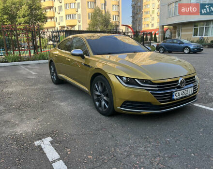 Желтый Фольксваген Arteon, объемом двигателя 1.98 л и пробегом 160 тыс. км за 27500 $, фото 2 на Automoto.ua