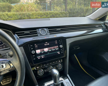 Желтый Фольксваген Arteon, объемом двигателя 1.98 л и пробегом 160 тыс. км за 27500 $, фото 15 на Automoto.ua