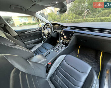Желтый Фольксваген Arteon, объемом двигателя 1.98 л и пробегом 160 тыс. км за 27500 $, фото 25 на Automoto.ua