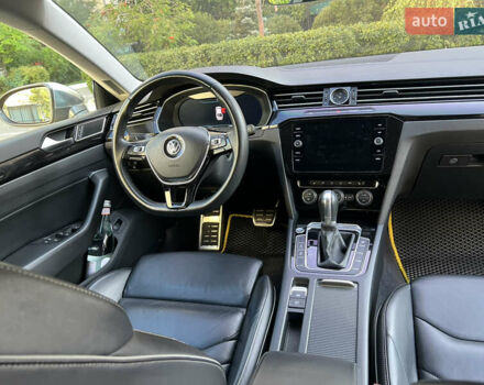 Желтый Фольксваген Arteon, объемом двигателя 1.98 л и пробегом 160 тыс. км за 27500 $, фото 26 на Automoto.ua