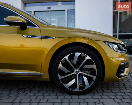 Желтый Фольксваген Arteon, объемом двигателя 1.98 л и пробегом 120 тыс. км за 33800 $, фото 20 на Automoto.ua