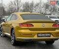 Жовтий Фольксваген Arteon, об'ємом двигуна 2 л та пробігом 179 тис. км за 28999 $, фото 24 на Automoto.ua
