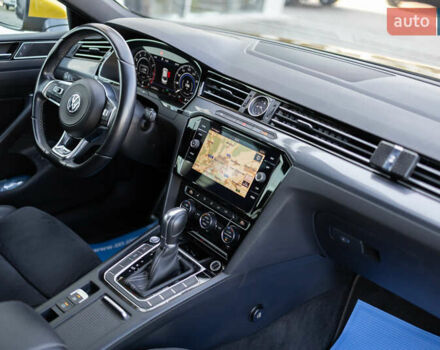 Желтый Фольксваген Arteon, объемом двигателя 1.98 л и пробегом 120 тыс. км за 33800 $, фото 43 на Automoto.ua