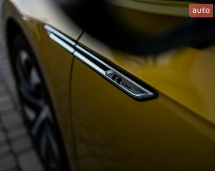 Желтый Фольксваген Arteon, объемом двигателя 1.98 л и пробегом 120 тыс. км за 33800 $, фото 25 на Automoto.ua